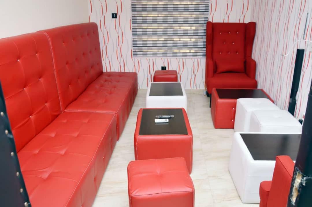 City Nest Hotel Ogombo Eksteriør bilde