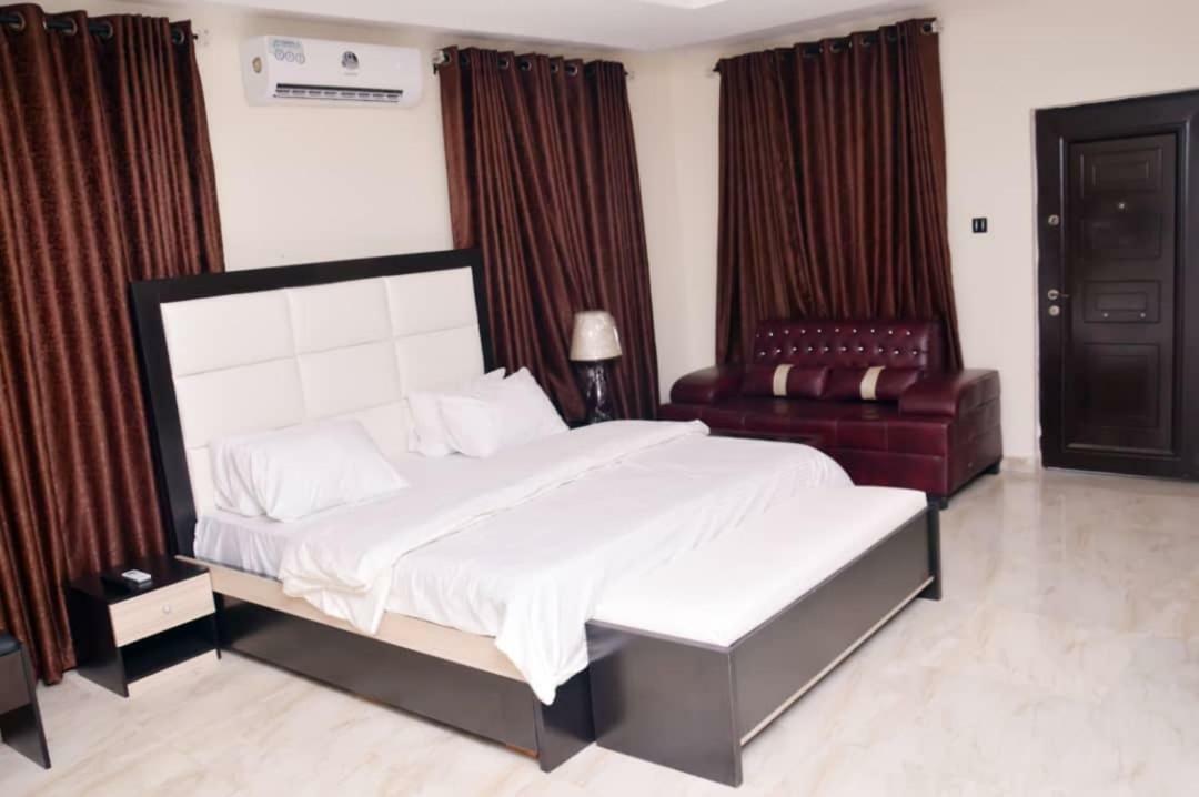 City Nest Hotel Ogombo Eksteriør bilde