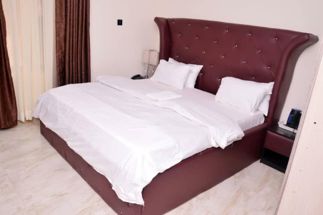 City Nest Hotel Ogombo Eksteriør bilde